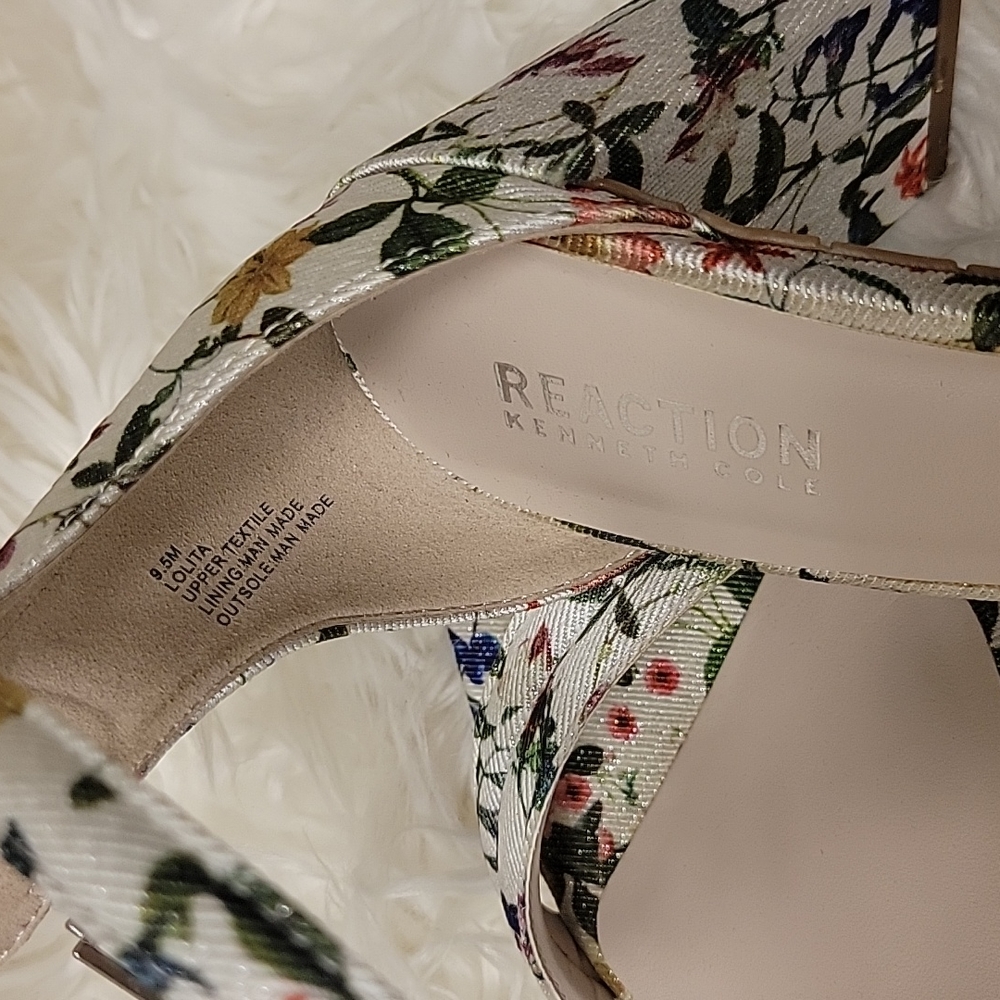 Reaction Kenneth Cole, 9.5, Floral - Picture 2 of 4